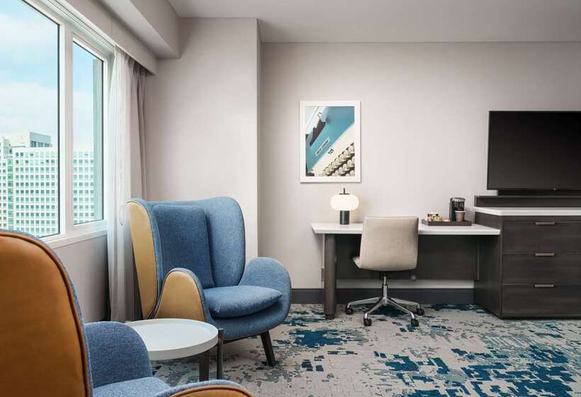 سوئیت با تخت بزرگ, Tulsa Club Hotel, Curio Collection By Hilton