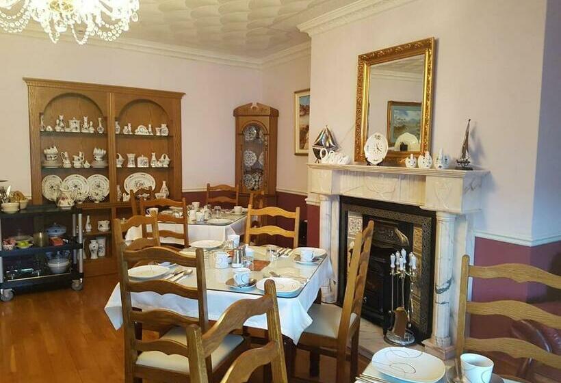 اتاق استاندارد سه نفره, Balcony House