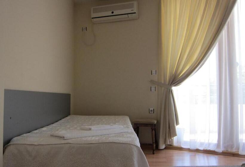 اتاق استاندارد با بالکن, Family Hotel Bistritsa