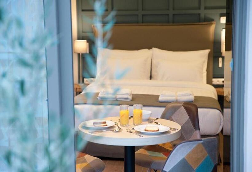 سوئیت با وان آب گرم, Athens Platinum Rooms And Suites