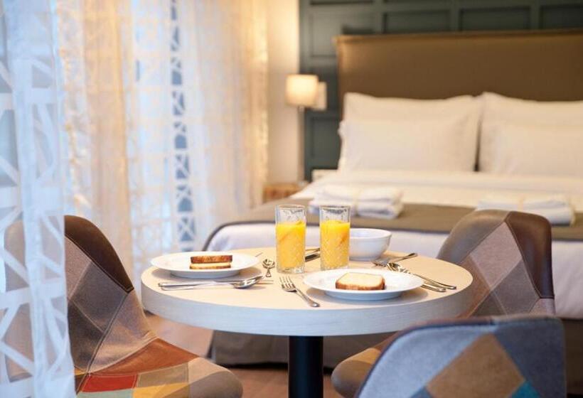 سوئیت با وان آب گرم, Athens Platinum Rooms And Suites