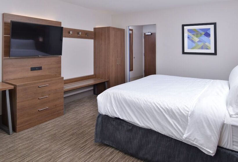 اتاق استاندارد با تخت دوبل برای معلولان, Holiday Inn Express & Suites  Marshalltown