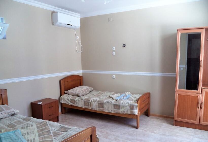اتاق استاندارد چهار تخته, Live Inn Ureki