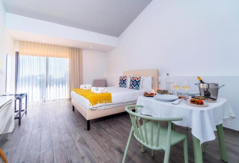 اتاق لوکس با تراس, Mercedes Country House