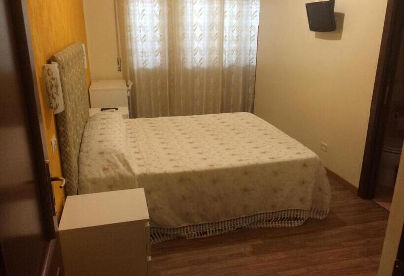 اتاق استاندارد, Tiburtina Hotel Holiday