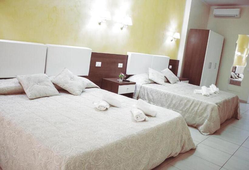 اتاق استاندارد چهار تخته, Tiburtina Hotel Holiday