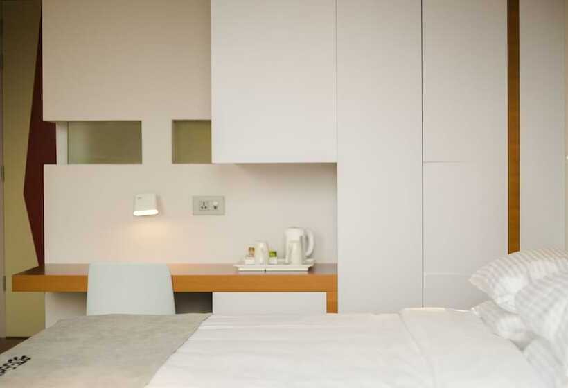 اتاق لوکس, Bossa Nova Beirut