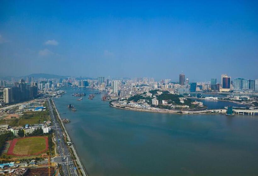 اتاق دلوکس با تخت کینگ و چشم‌انداز شهر, The St. Regis Zhuhai