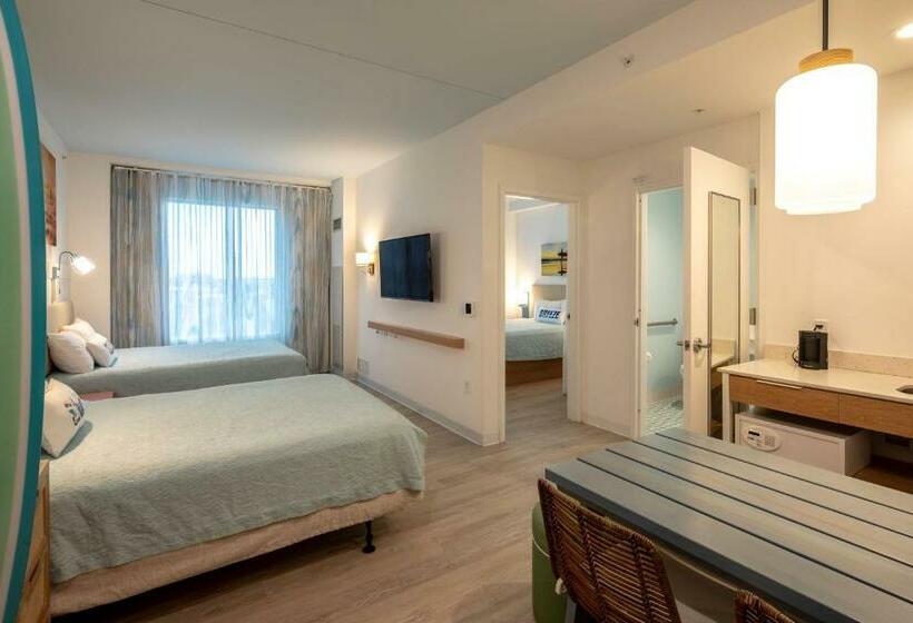 سوئیت برای معلولان, Universal’s Endless Summer Resort – Dockside Inn And Suites