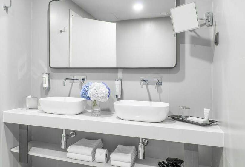سوییت با چشم‌انداز دریا, Verde Mar & Spa
