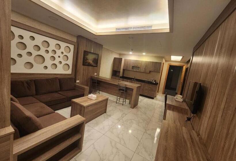 اتاق لوکس سه تخته, Pearl Of Beirut Hotel & Spa