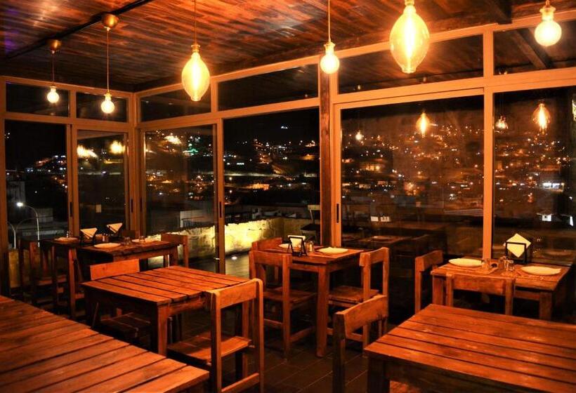 اتاق اکونومی, Ata Ali