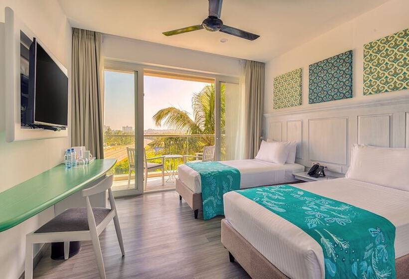 اتاق لوکس, Blue Beach Galle