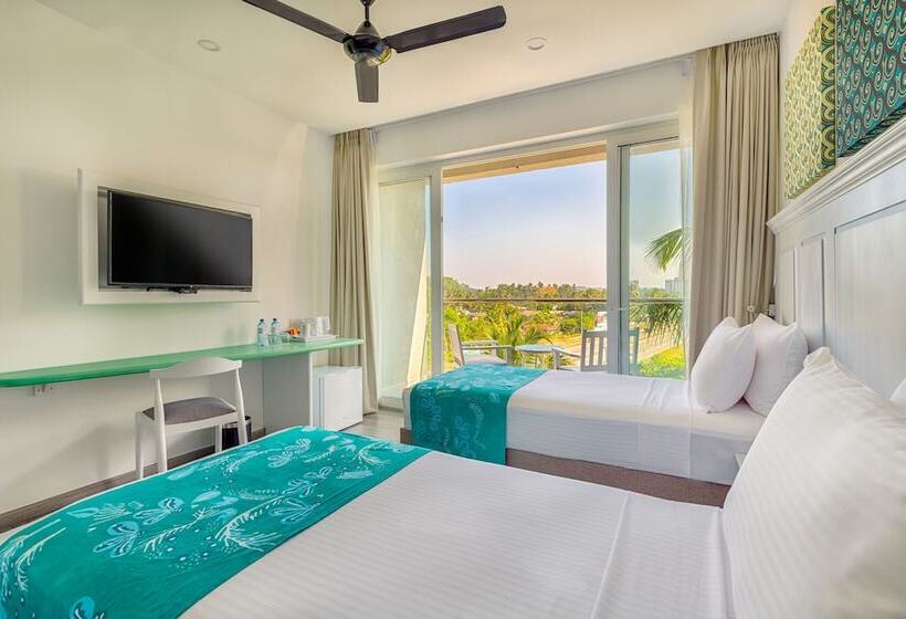 اتاق لوکس, Blue Beach Galle