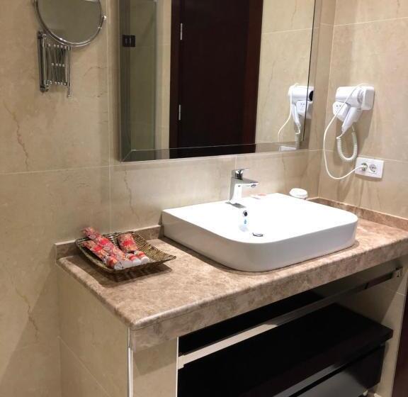 اتاق لوکس با چشم‌انداز شهر, Harmony Hotel Baku