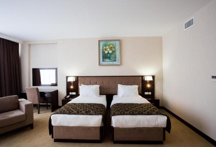اتاق لوکس با چشم‌انداز شهر, Harmony Hotel Baku