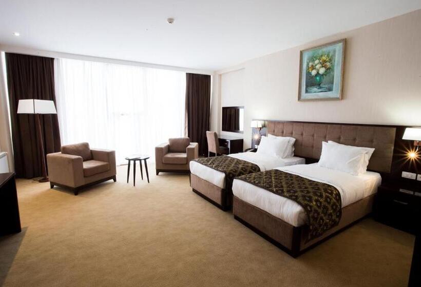 اتاق لوکس با چشم‌انداز شهر, Harmony Hotel Baku
