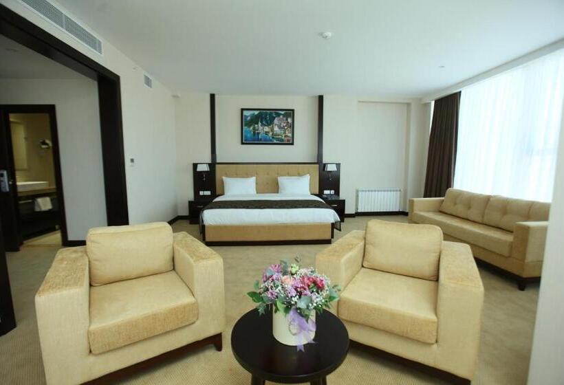 سوییت با چشم‌انداز دریا, Harmony Hotel Baku