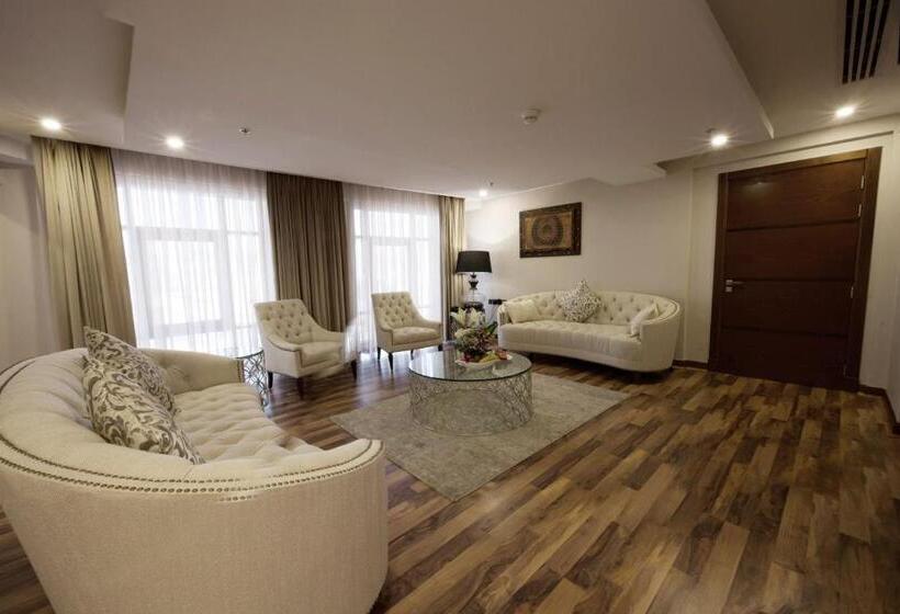 سوئیت سلطنتی 2 خوابه, Rua Al Hijrah