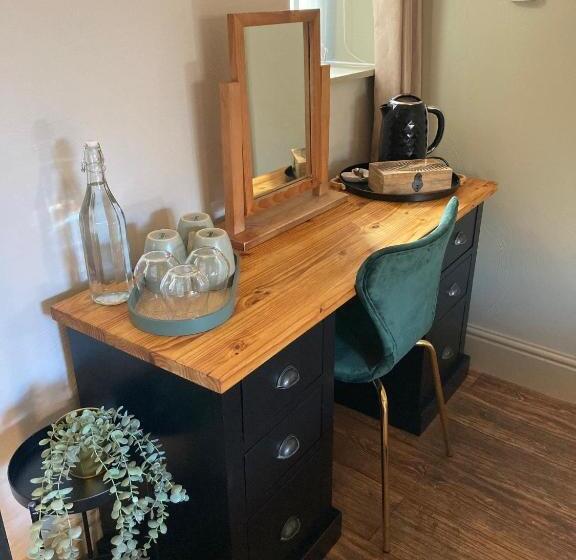 家庭间, Blue Ball Inn, Sandygate, Exeter