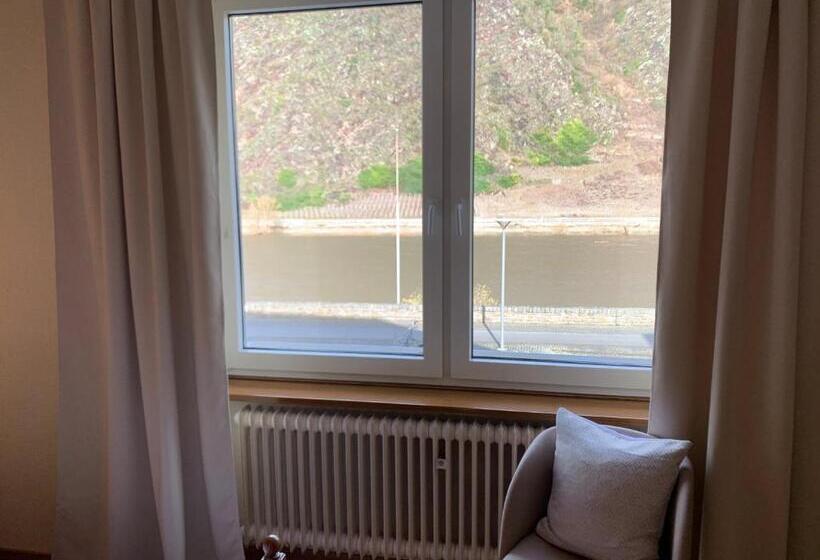 اتاق استاندارد, Zur Schönen Aussicht