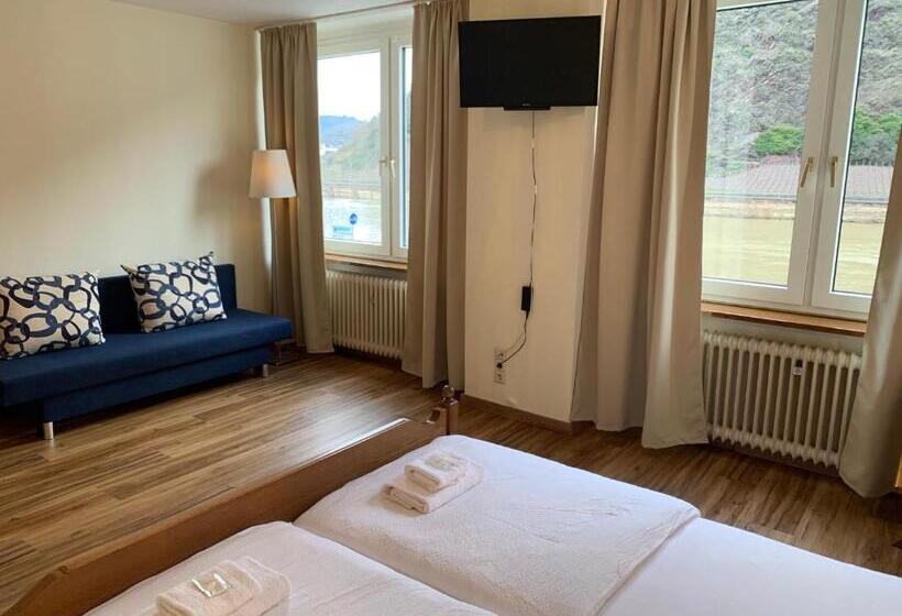 اتاق سوپریور, Zur Schönen Aussicht