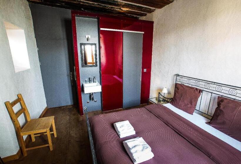 اتاق راحتی, La Grande Maison