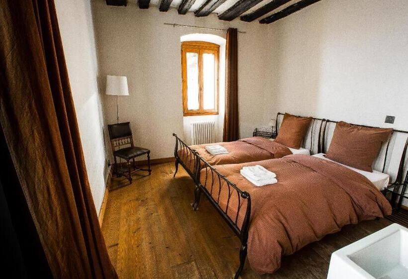 اتاق راحتی, La Grande Maison