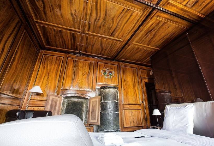 سوییت, La Grande Maison