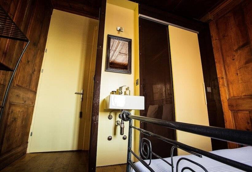 اتاق راحتی, La Grande Maison