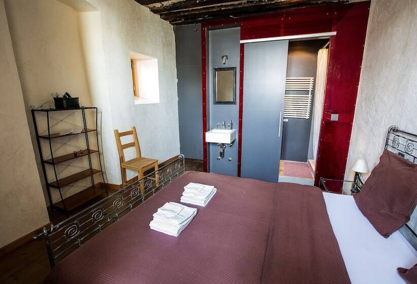 اتاق راحتی, La Grande Maison