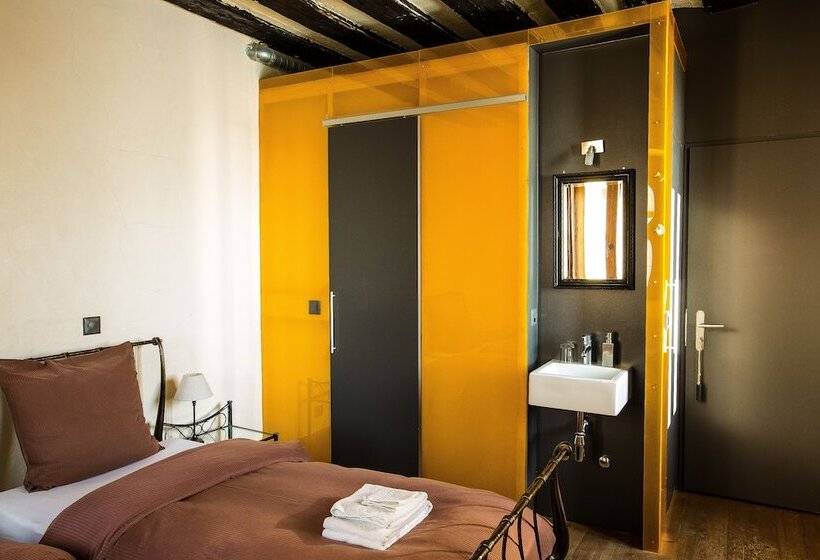 اتاق راحتی, La Grande Maison