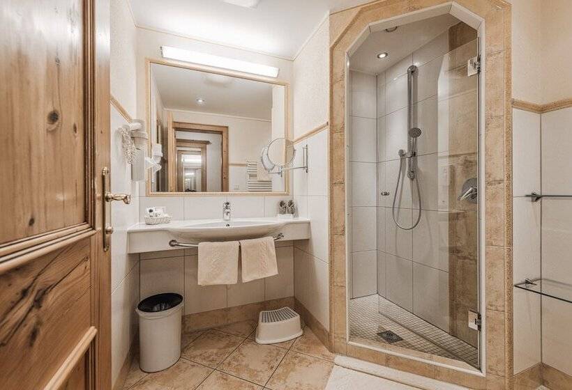آپارتمان دلوکس 3 خوابه, Aster Boutique Hotel & Chalets