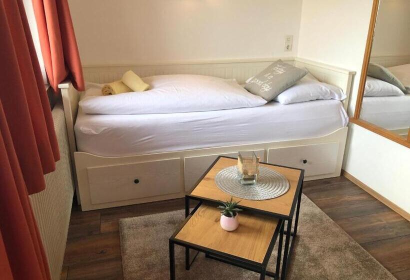 اتاق استاندارد سه نفره, Magali S, Bed & Breakfast   Inclusive Summer Card