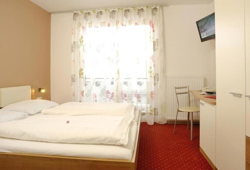 سوئیت با بالکن, Gästehaus Steger