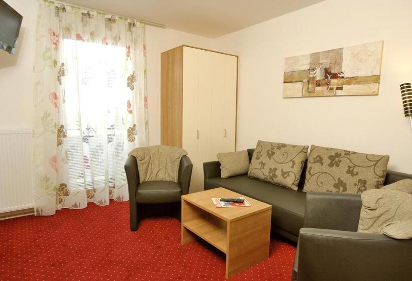 سوئیت با بالکن, Gästehaus Steger