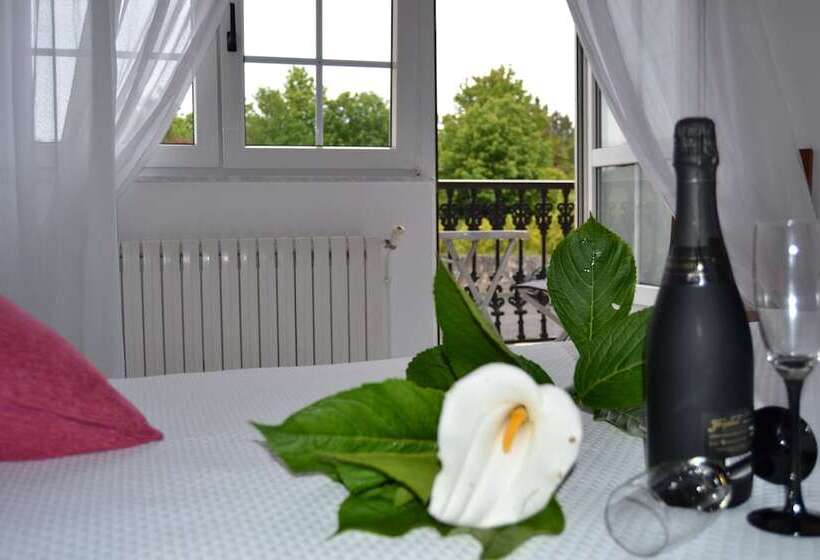 اتاق استاندارد سه نفره, Hostal Pereiriña