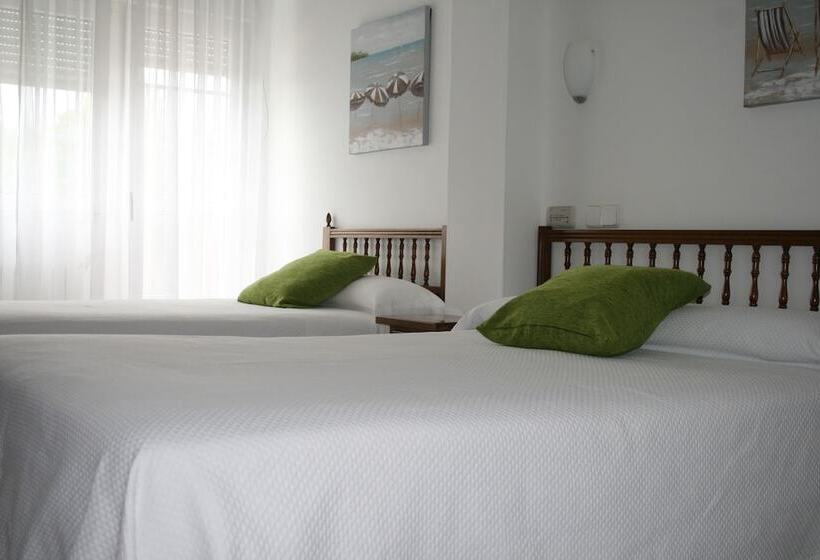 اتاق استاندارد سه نفره, Hostal Pereiriña