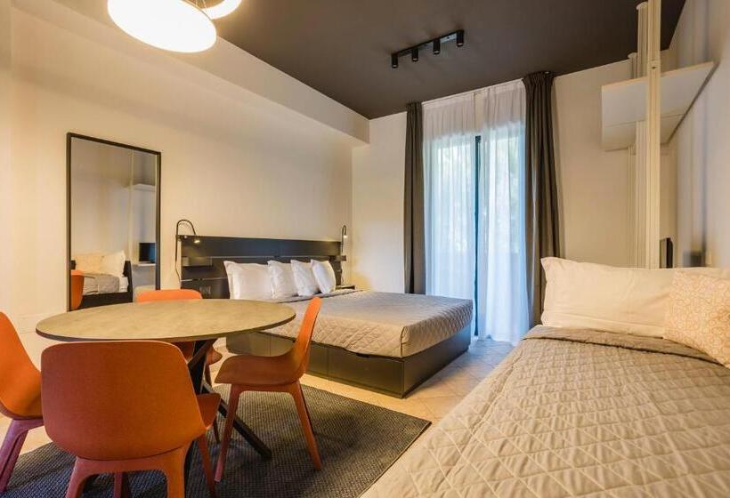 استودیوی استاندارد, Residence 9 Line