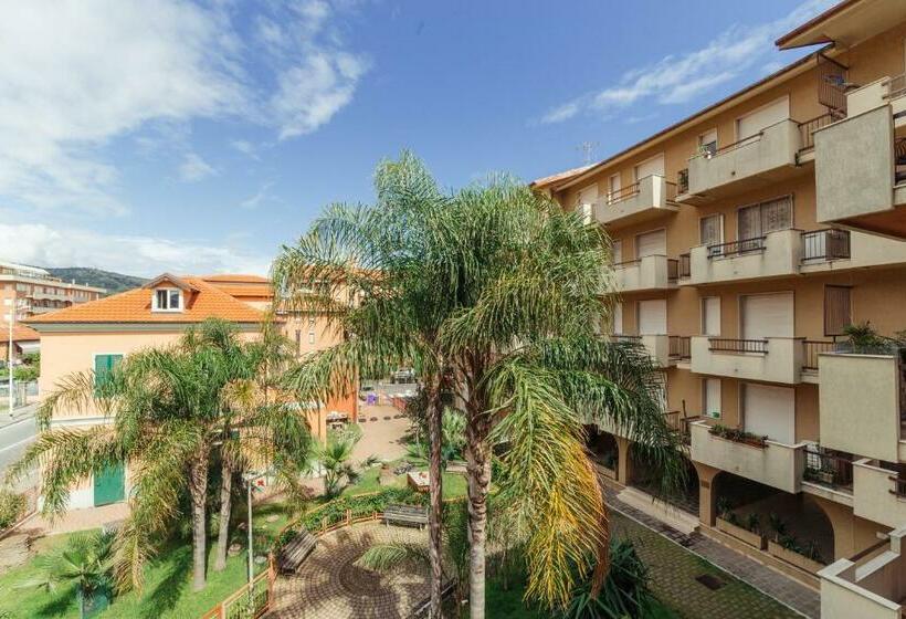 استودیوی استاندارد, Residence Greco