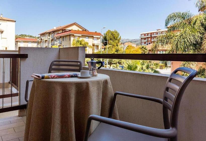 آپارتمان 1 خوابه با چشم‌انداز باغ, Residence Greco