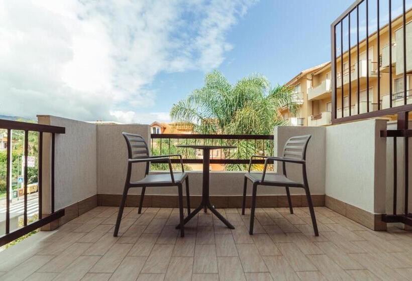 آپارتمان 1 خوابه با چشم‌انداز باغ, Residence Greco