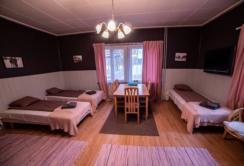 اتاق استاندارد چهار تخته, Arctic Guesthouse & Igloos