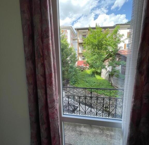 Standard Single Room with Balcony, Escher