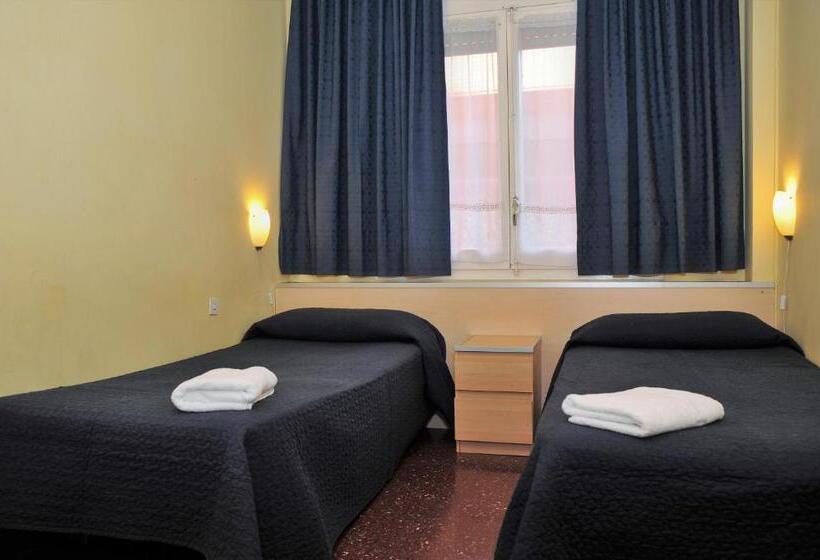 اتاق استاندارد, Hostal Bejar