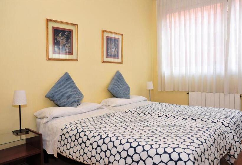 اتاق استاندارد با سرویس بهداشتی مشترک, Hostal Bejar