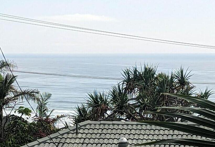 آپارتمان 2 خوابه با چشم‌انداز دریا, Grandview Apartments
