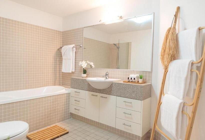 آپارتمان 2 خوابه, Grandview Apartments