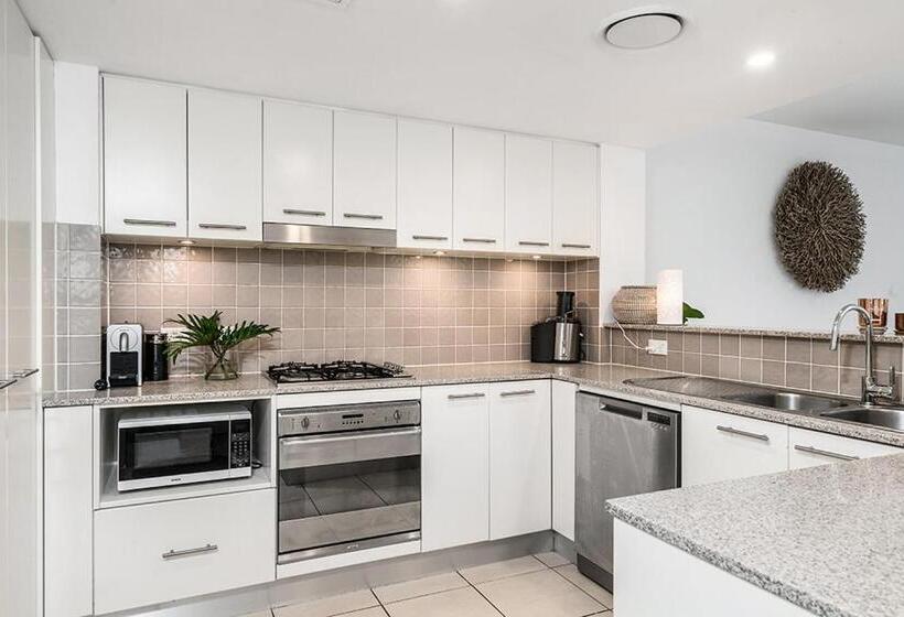 آپارتمان 1 خوابه با چشم‌انداز باغ, Grandview Apartments