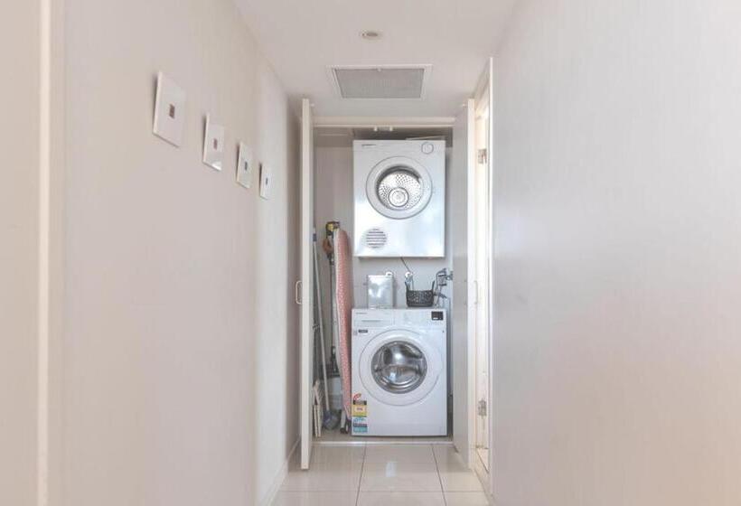 2 Bedrooms Apartment River View, Grandview Apartments